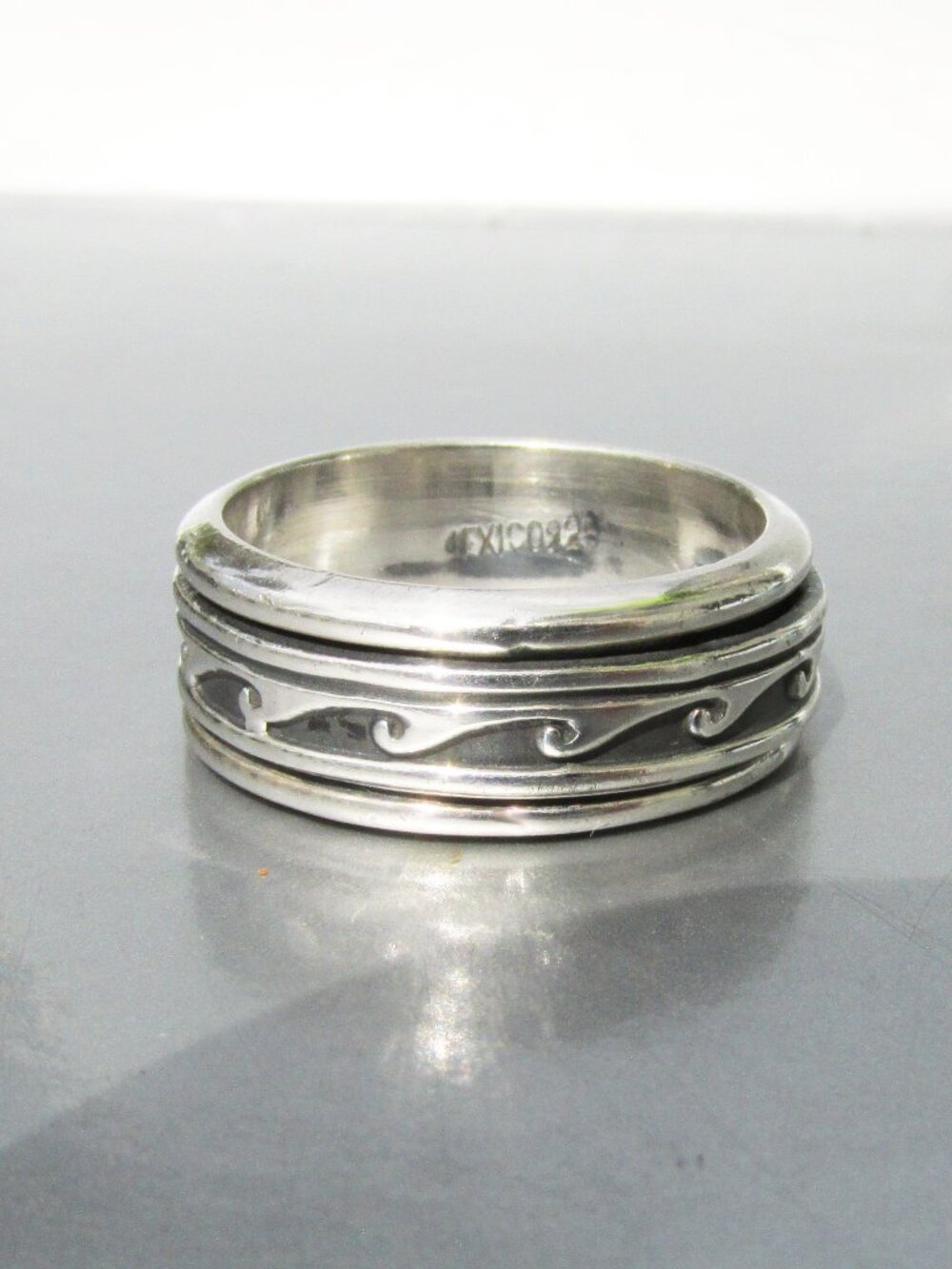 Vintage Mexico Sterling Silver & Black Enamel WAVE DESIGN Spinner Band Ring Sz 7